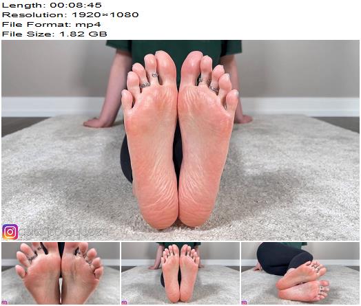 Asiansolequeen  Big feet tease and cuckold femdom humiliation preview